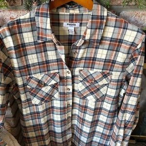 RSQ Women’s Button Down Flannel size M‎